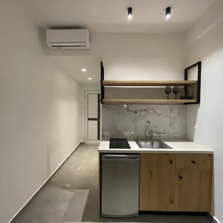 George Deluxe Apartment Stalida